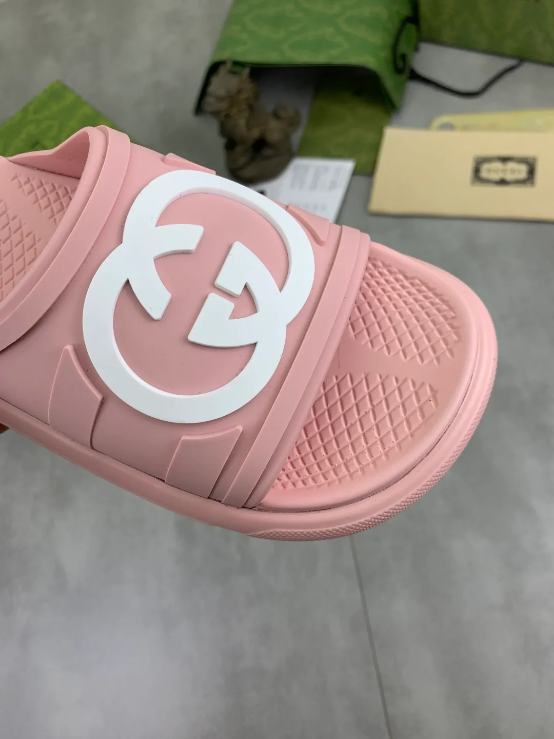 Men's Men's Shoes 💰P300💰[New Style] High Version 🎁🎁🎁 GUCCI New Year of the Snake casual slippers, original official website, perfect workmanship, transmitting a kind of noble luxury, sublimating its definition of luxury in Gucci's high-end extraordinary craftsmanship. Original Gucci double G combination outsole, code number: 35-46, complete package